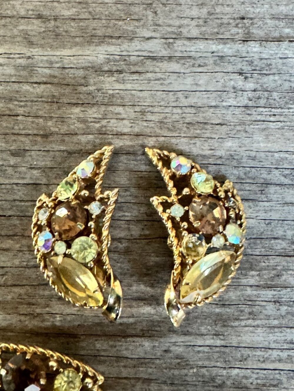 Emmons Rhinestone Lily Flower Brooch Earrings Demi Parure Set Yellow Taupe AB - Picture 2 of 10
